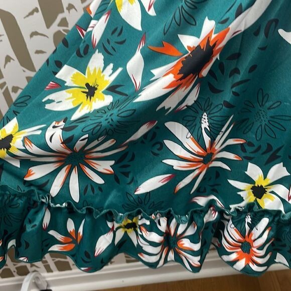 SHEIN Curve boho dark green floral print ruffle trim peek-a-boo tie front dress - Picture 4 of 15